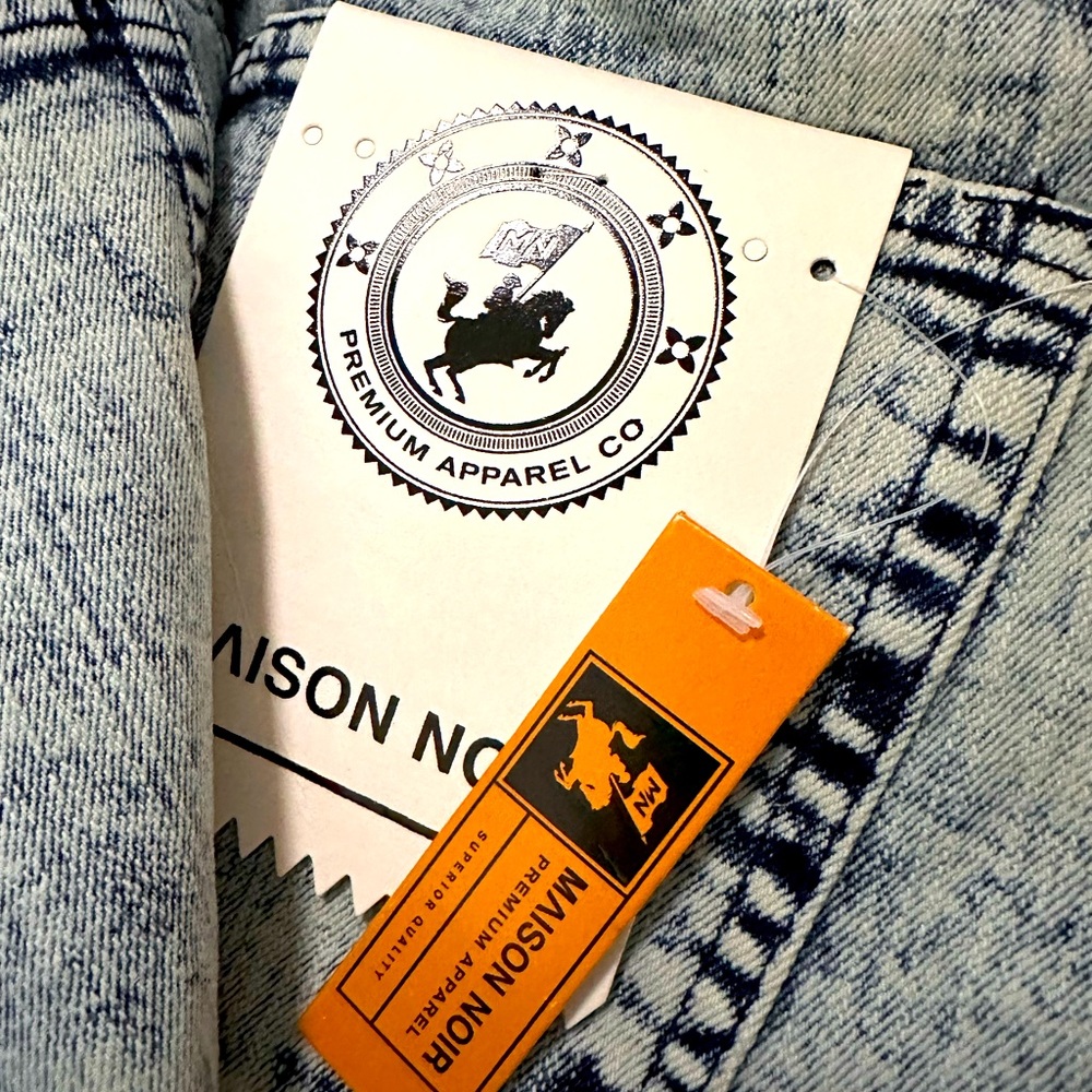 Maison Noir men’s shorts. Size 32